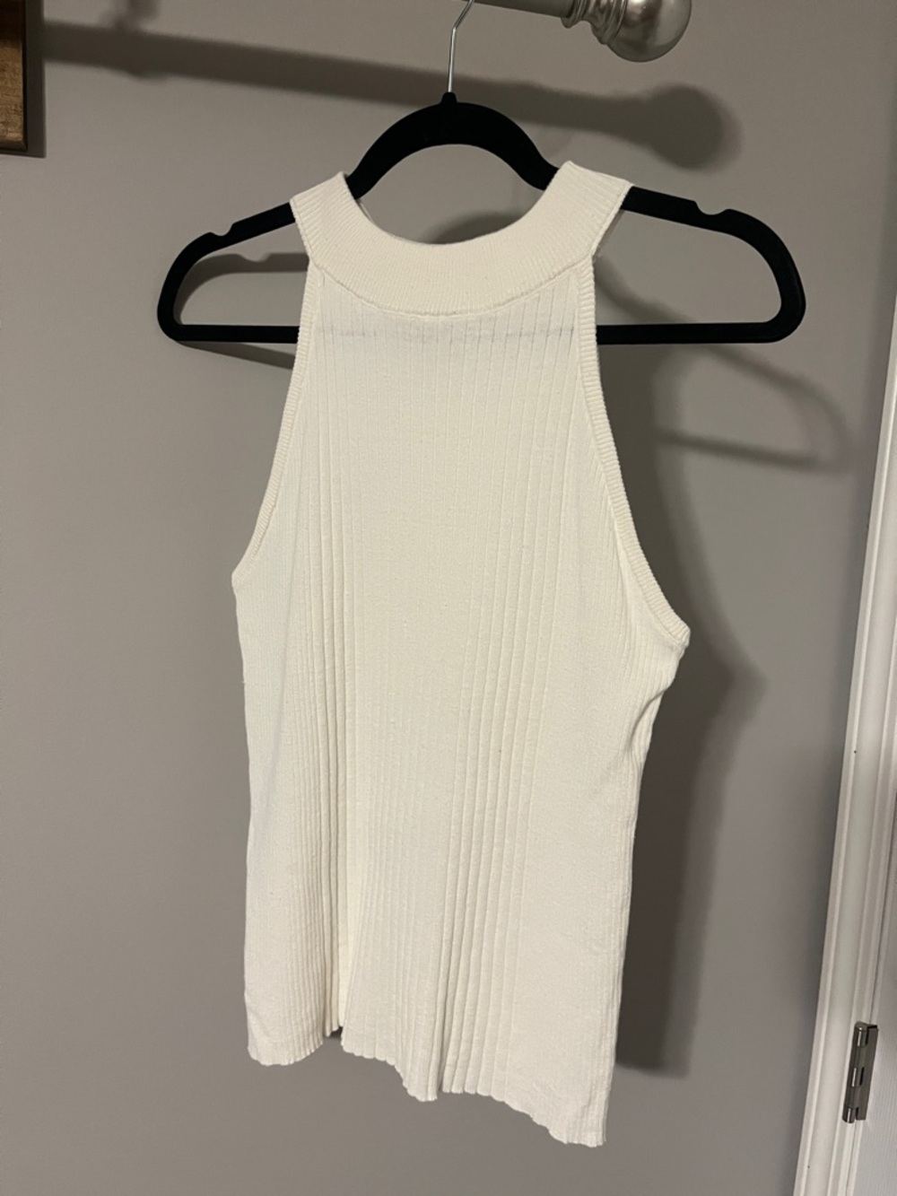 eesome White Ribbed High-Neck Tank